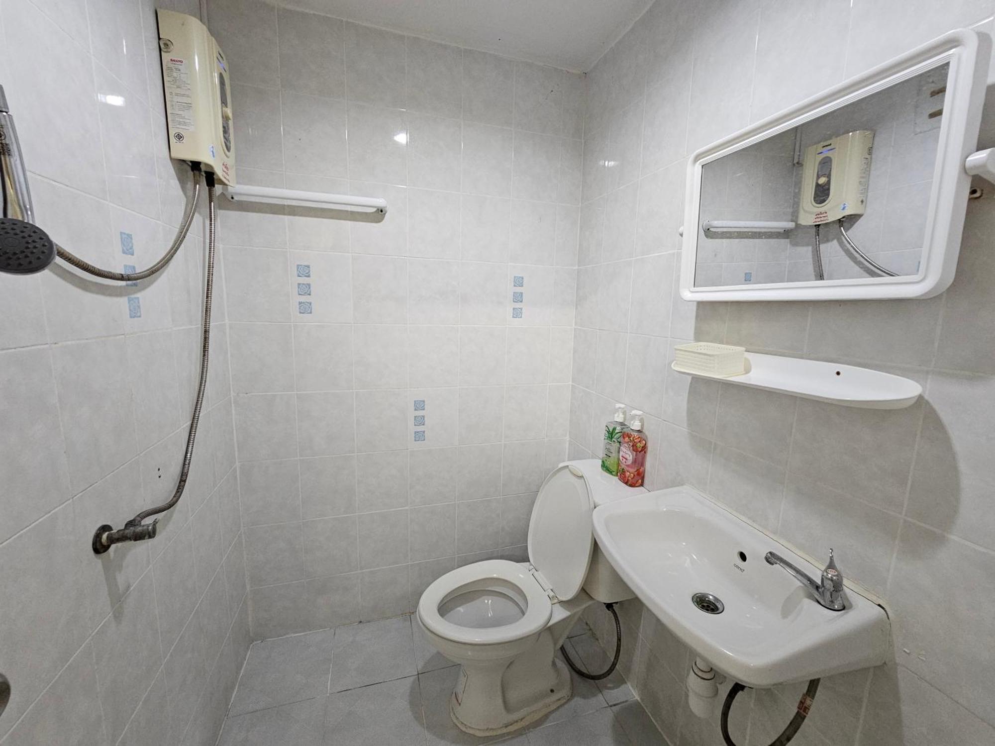 Si Fah At Bangsaen Hotel Ban Rong Khoei Exteriér fotografie