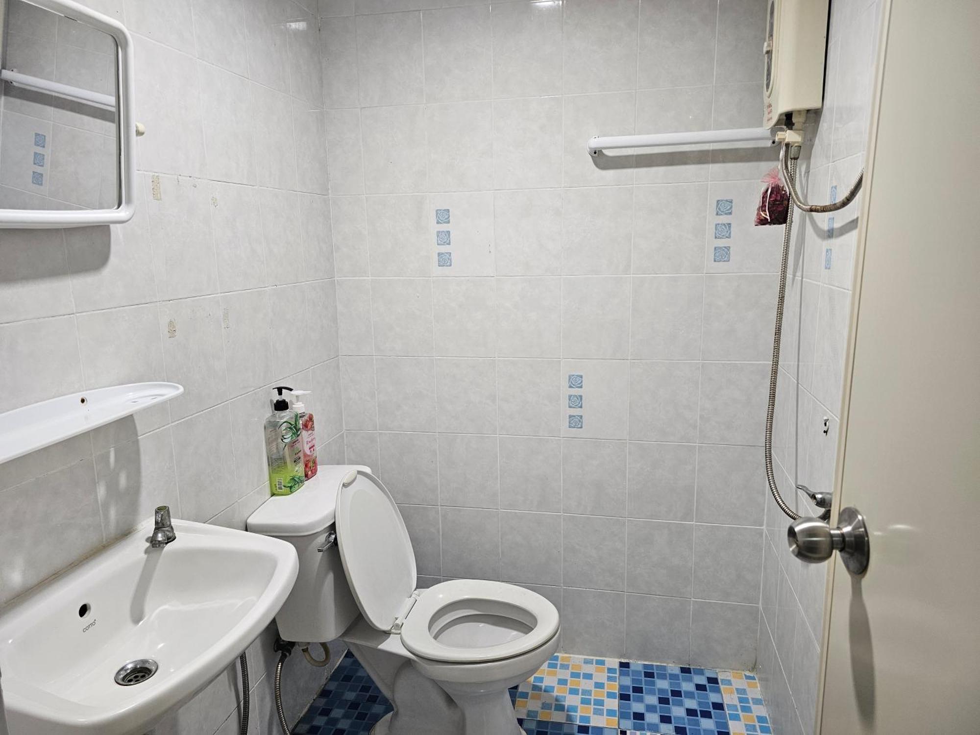 Si Fah At Bangsaen Hotel Ban Rong Khoei Exteriér fotografie