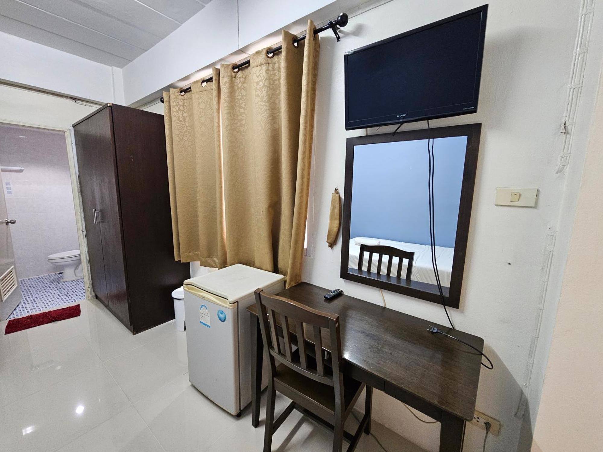 Si Fah At Bangsaen Hotel Ban Rong Khoei Exteriér fotografie