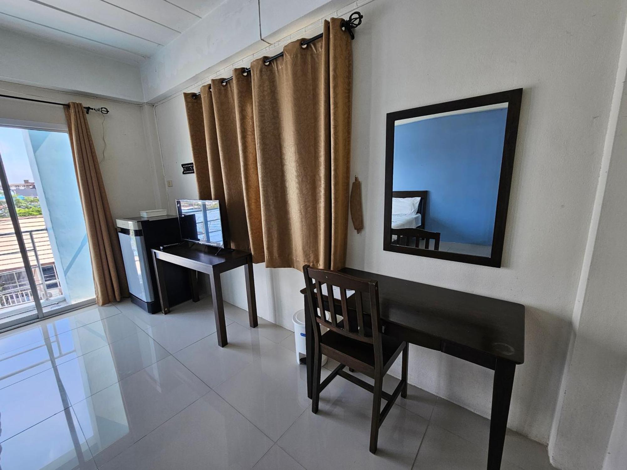 Si Fah At Bangsaen Hotel Ban Rong Khoei Exteriér fotografie